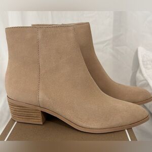 Dolce vita boots new without box